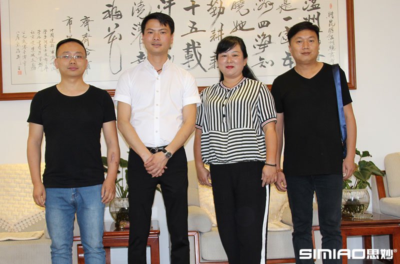 景东县招商局一行